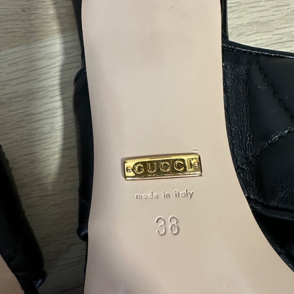 Gucci Marmont Padded Chevron Matelassé Leather Thong Sandal – Black - Picture 7 of 8